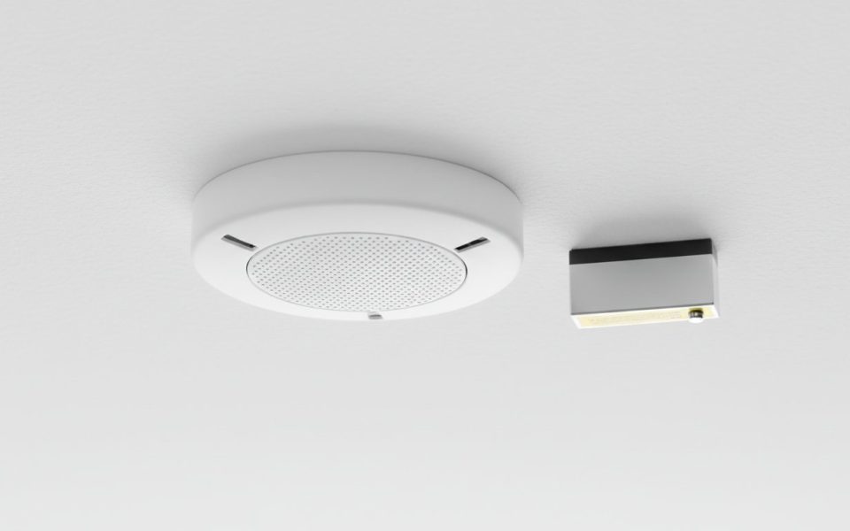 Pile lithium 9V pour détecteur de fumée installée au plafond
